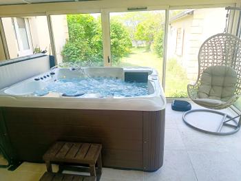Spa Panarea - 4 Personnes - Jupe du Spa : PVC Marron - Couleur de la cuve : Blanc Marbre