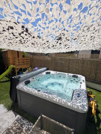 Spa Portofino - 5 Personnes - Jupe du Spa : PVC Gris - Couleur de la cuve : Blanc Marbre