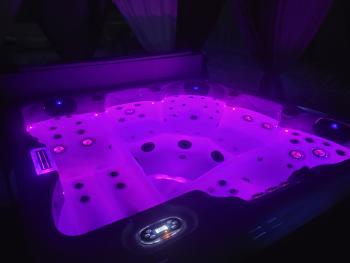Spa Portofino - 5 Personnes - Jupe du Spa : PVC Gris - Couleur de la cuve : Blanc Marbre