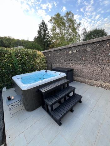 Spa Bahamas - 5 Personnes - Jupe du Spa : PVC Gris - Couleur de la cuve : Blanc Cristal